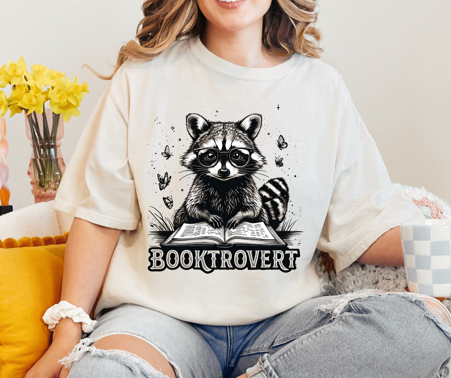 Raccoon booktrovert